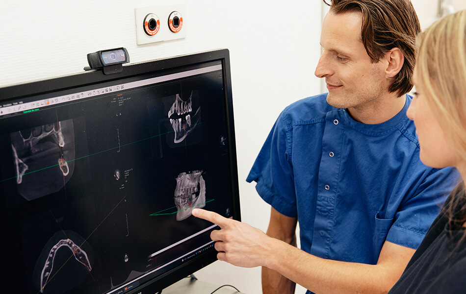 Eerste consult bij Implantologiepraktijk Garderen Eerste consult bij Implantologiepraktijk Garderen